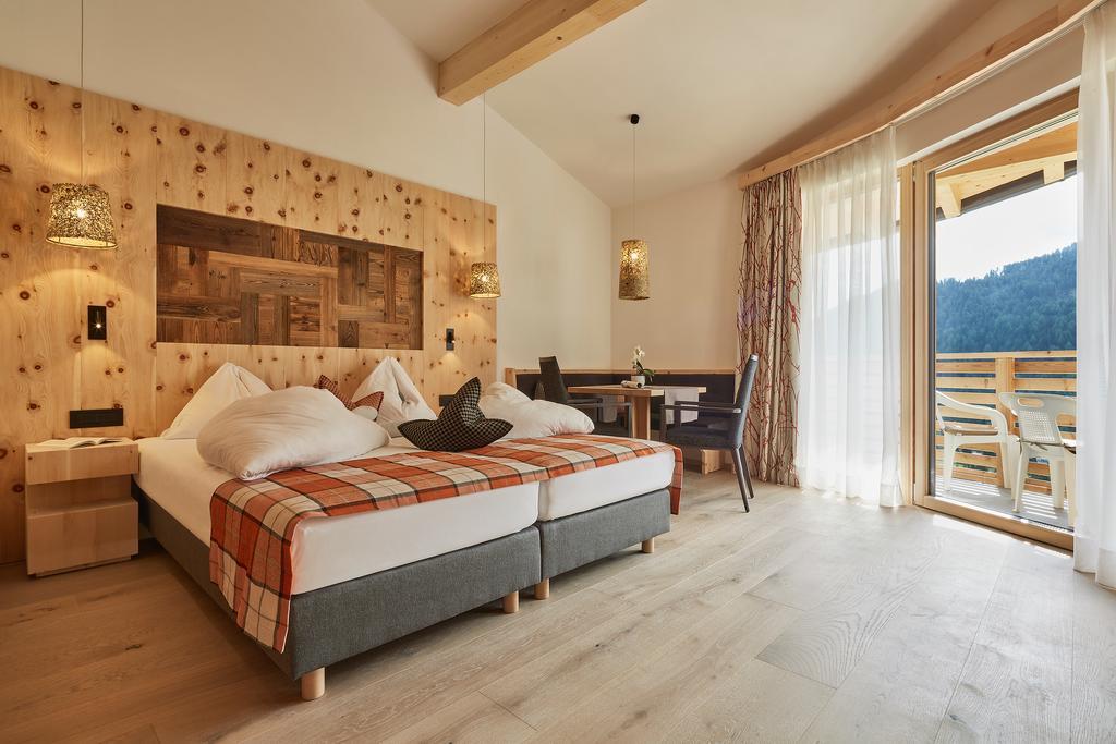 Mountain Hotel Mezdi Calfosch Extérieur photo
