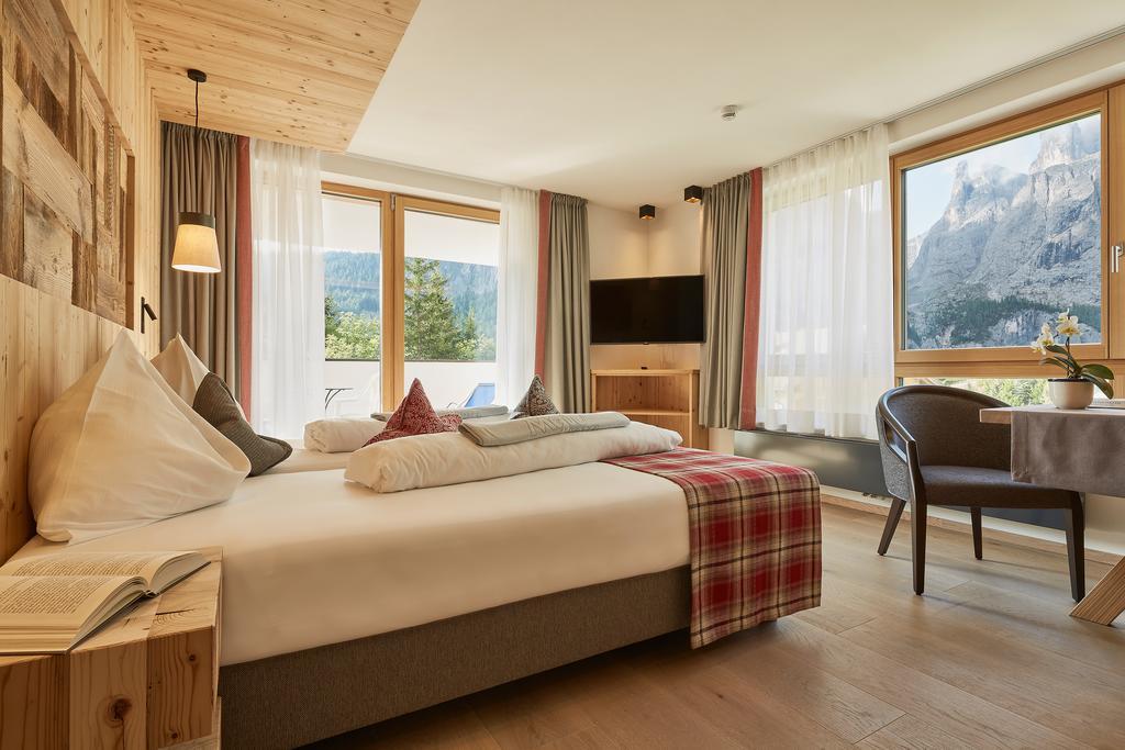 Mountain Hotel Mezdi Calfosch Extérieur photo